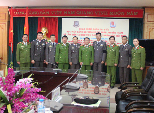 Đoàn đại biểu cấp cao Link Đăng Ký, Đăng Nhập EV88.com Cảnh sát Hoàng gia Thái Lan làm việc tại Êv88 chào đón năm mới 2026